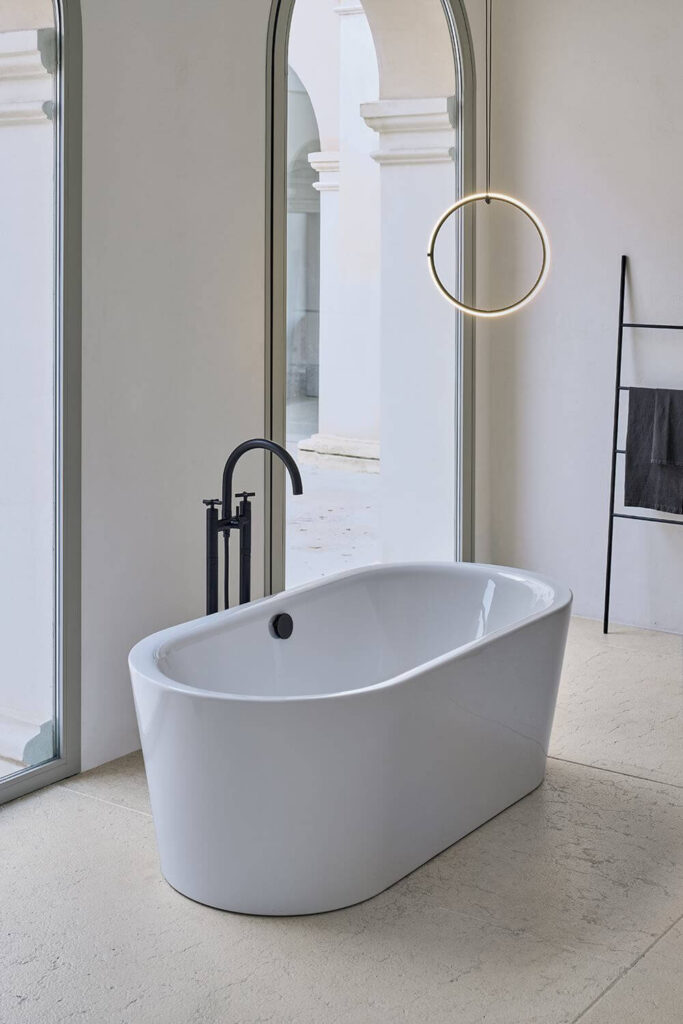 vasca freestanding in ceramica