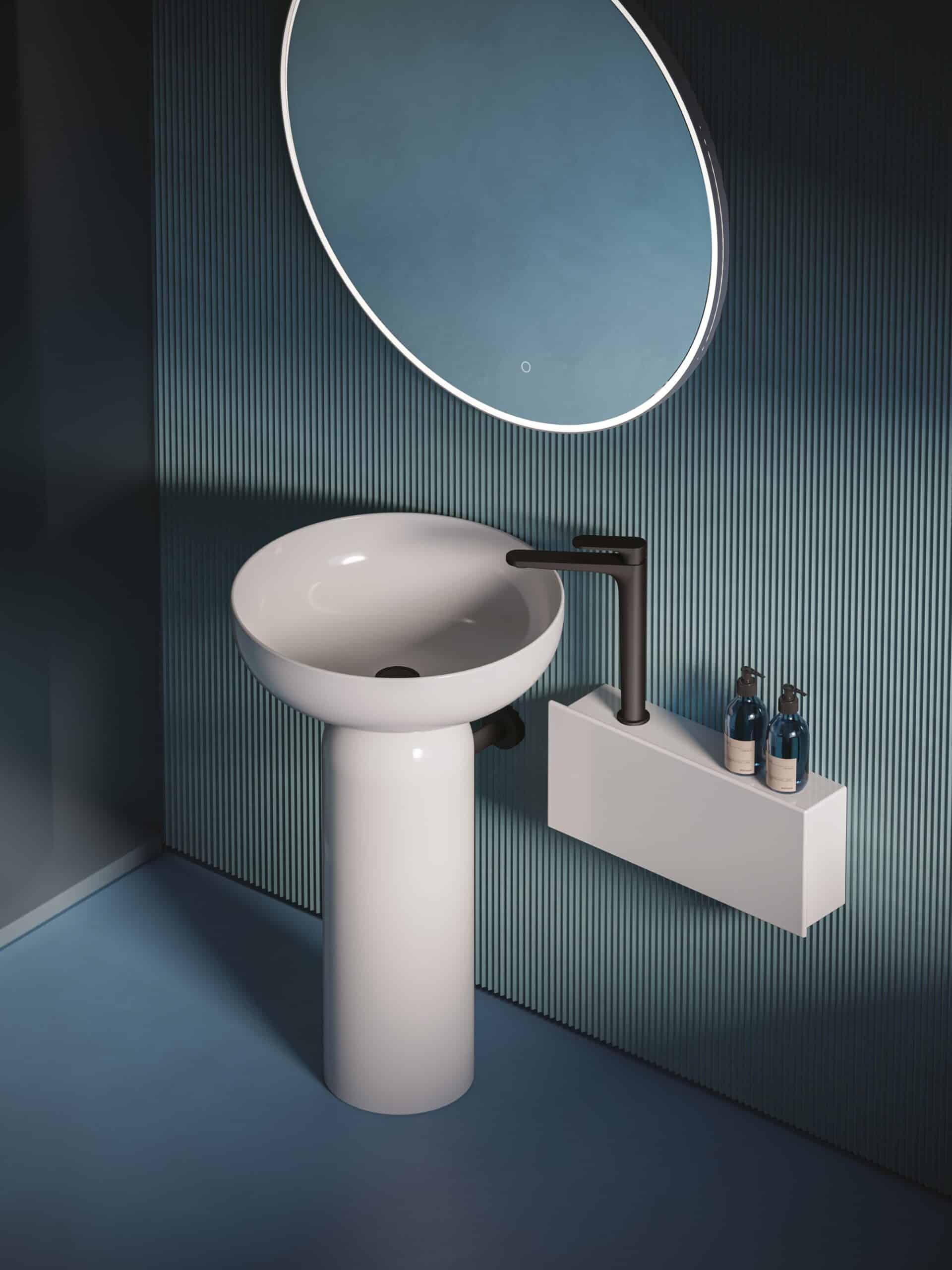 lavabo freestanding in ceramica con mensola per rubinetteria da appoggio