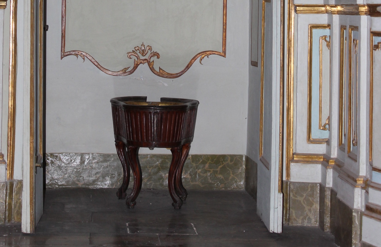 Storia Del Bidet Quello Strano Oggetto A Forma Di Chitarra
