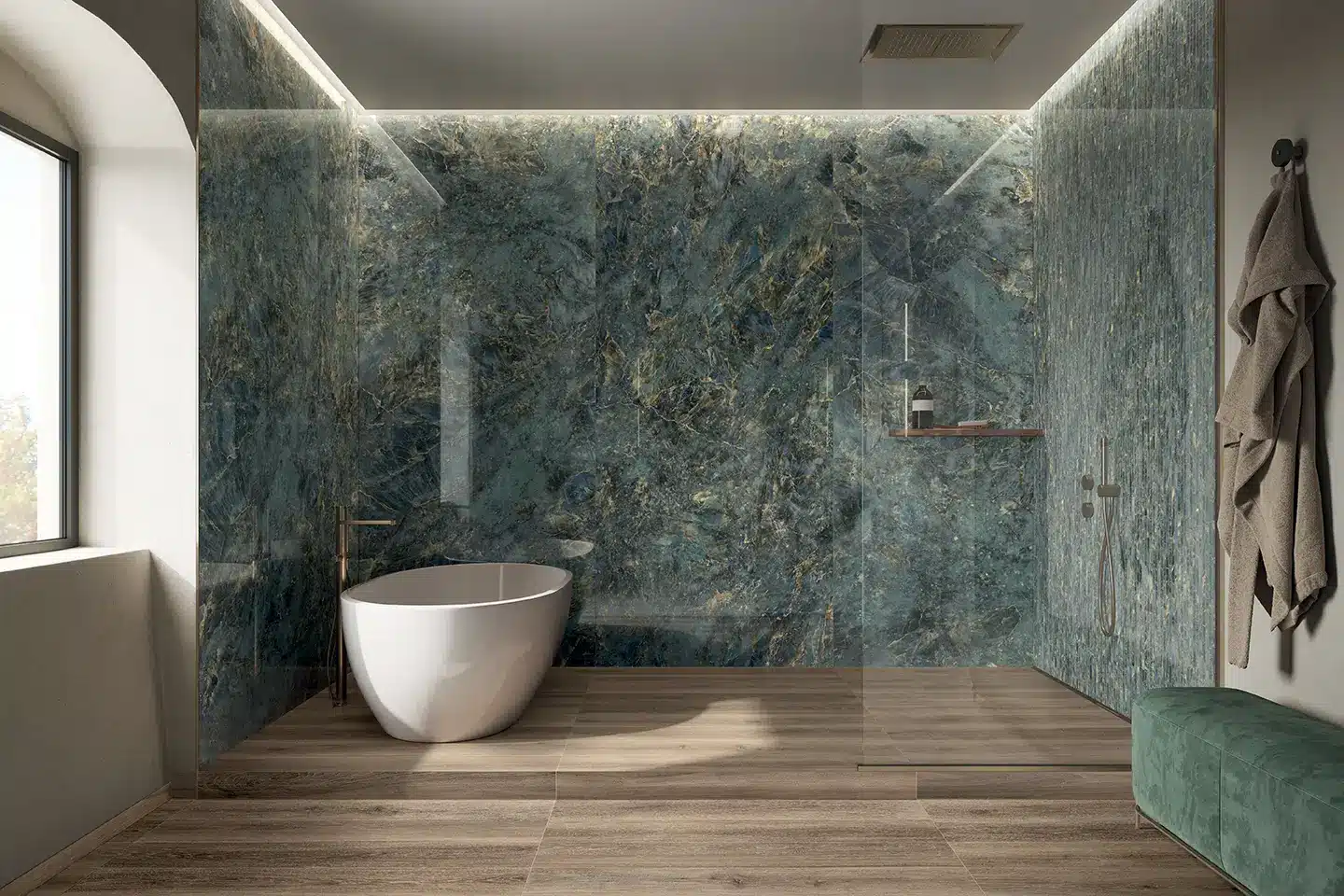 BAGNO MODERNO CON piastrelle effetto marmo verde alpi in gres porcellanato