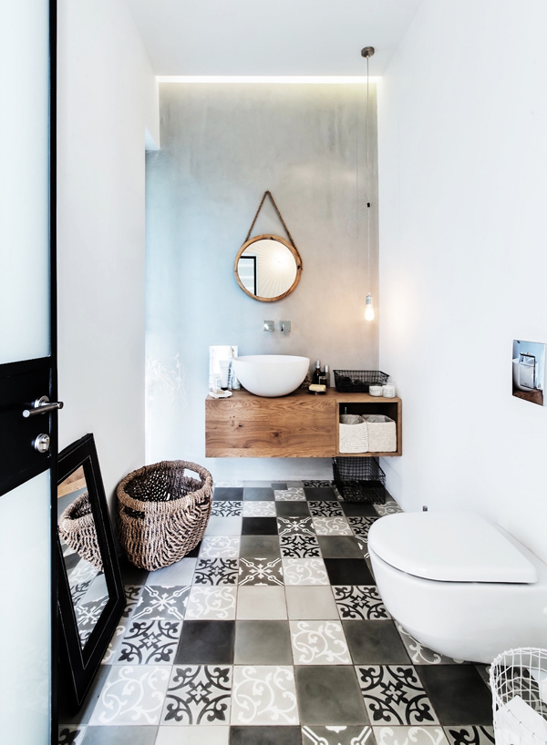 Bagno in legno, bianco e nero - bathroom crush 15