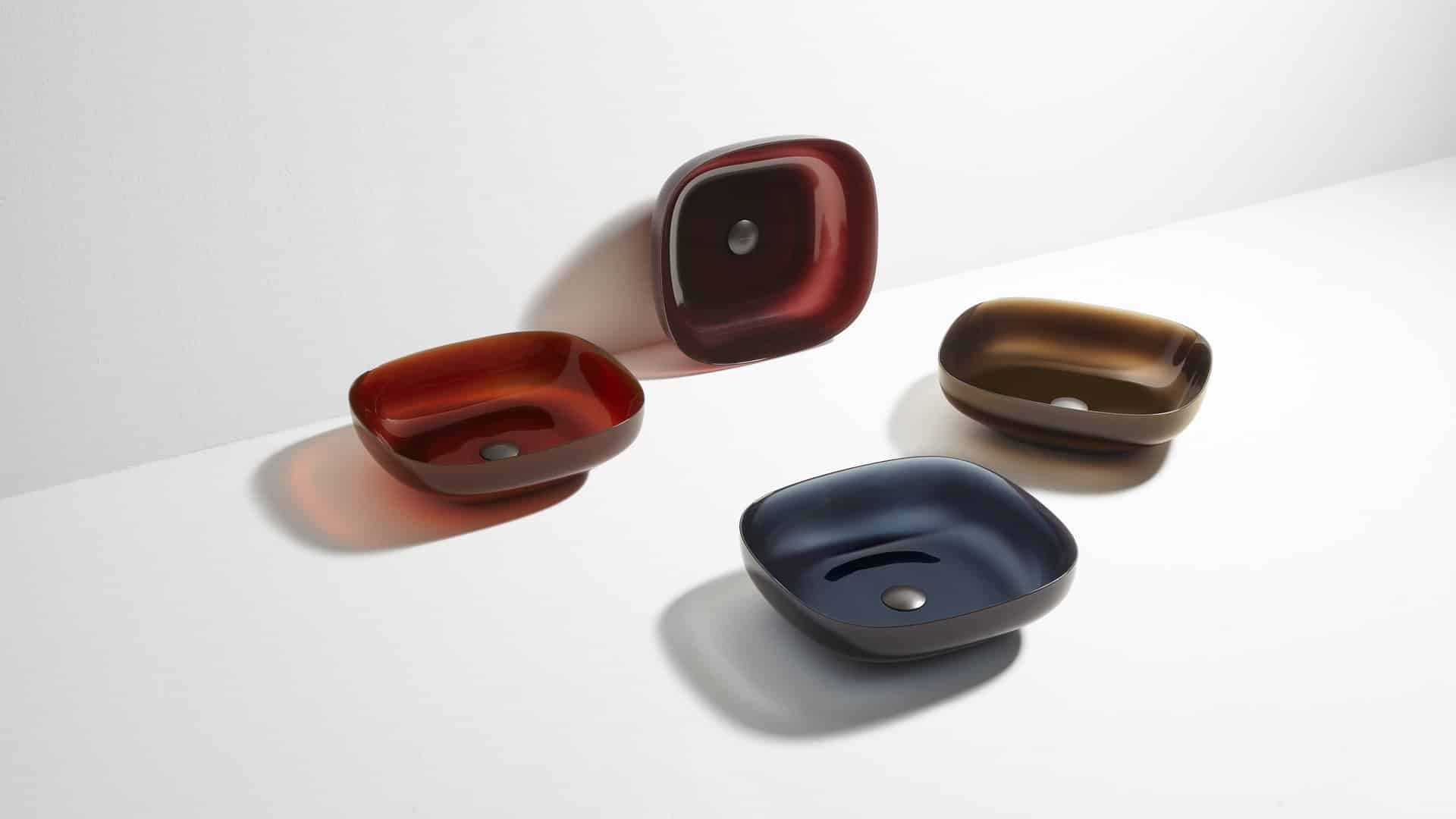 4 lavabi in resina trasparente colorata Antoniolupi Cristalmood