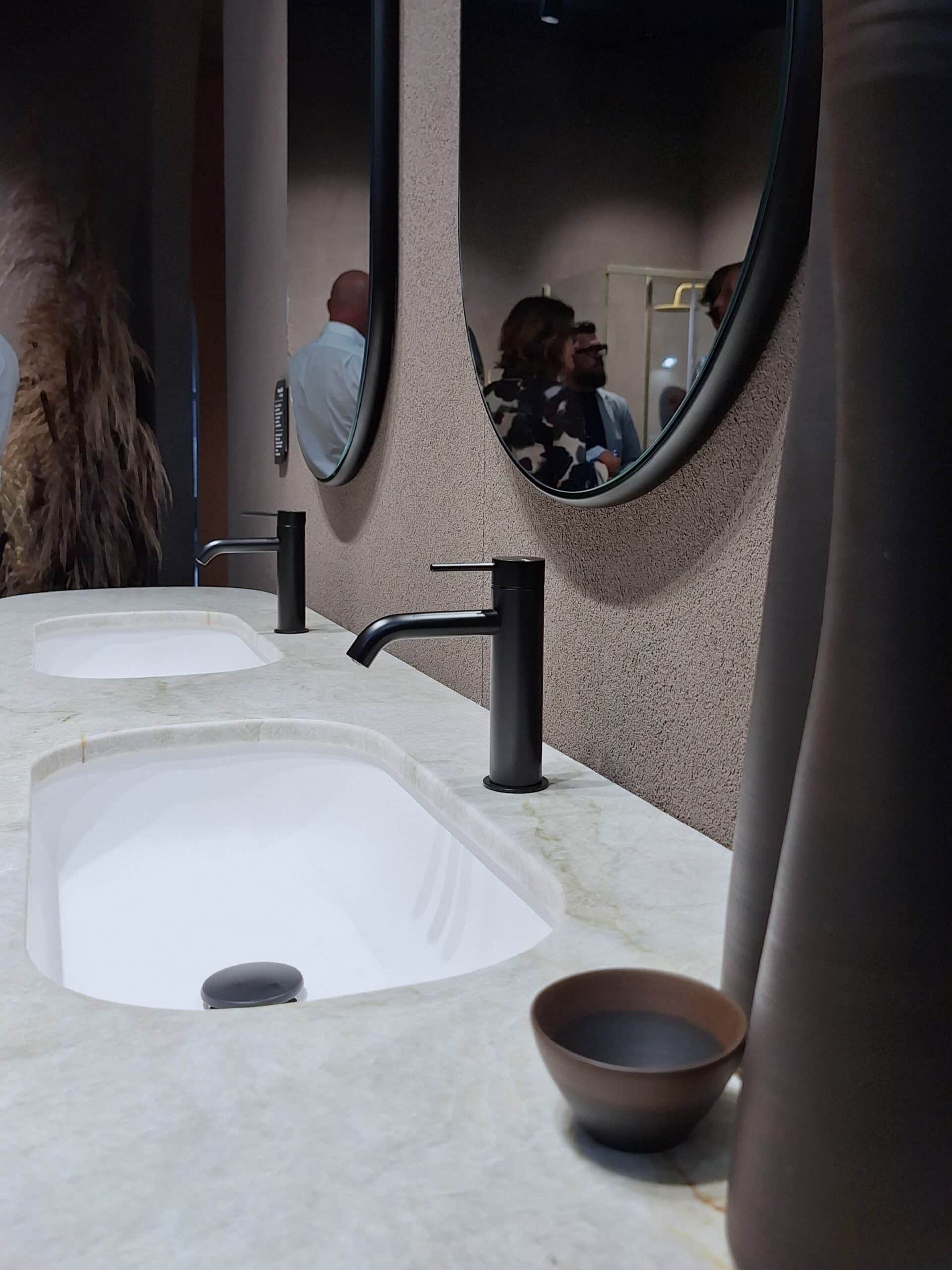 lavandino ceramica incassato sotto il top