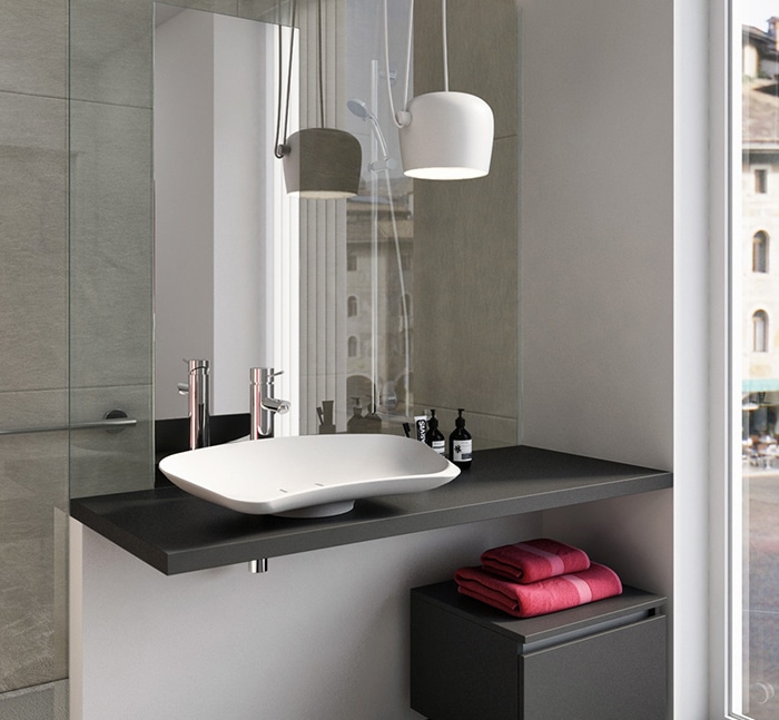 lavabo da appoggio per disabili in bagno di design moderno