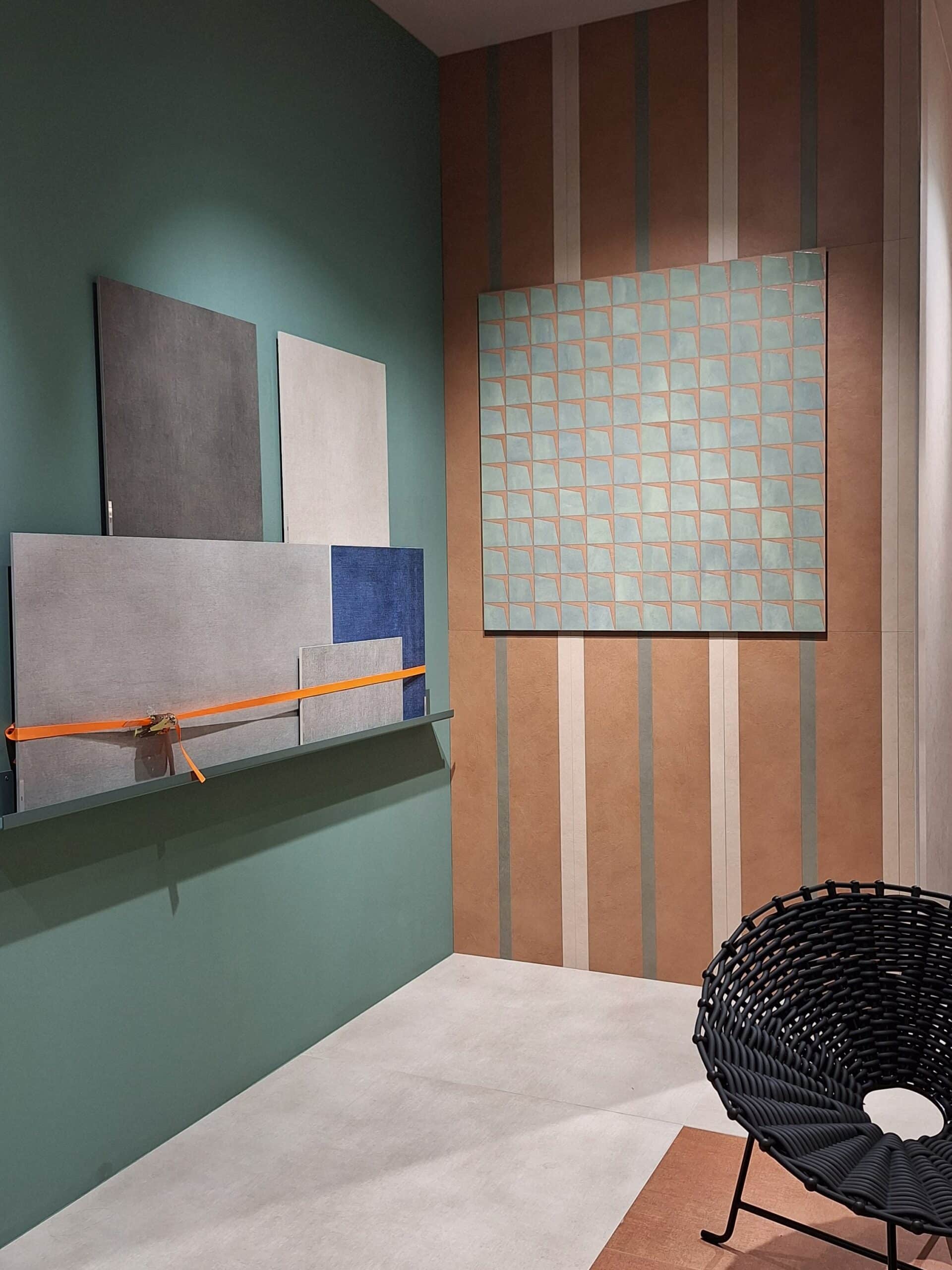 Scorcio di stand ABK a Cersaie 2025 con colori di tendenza