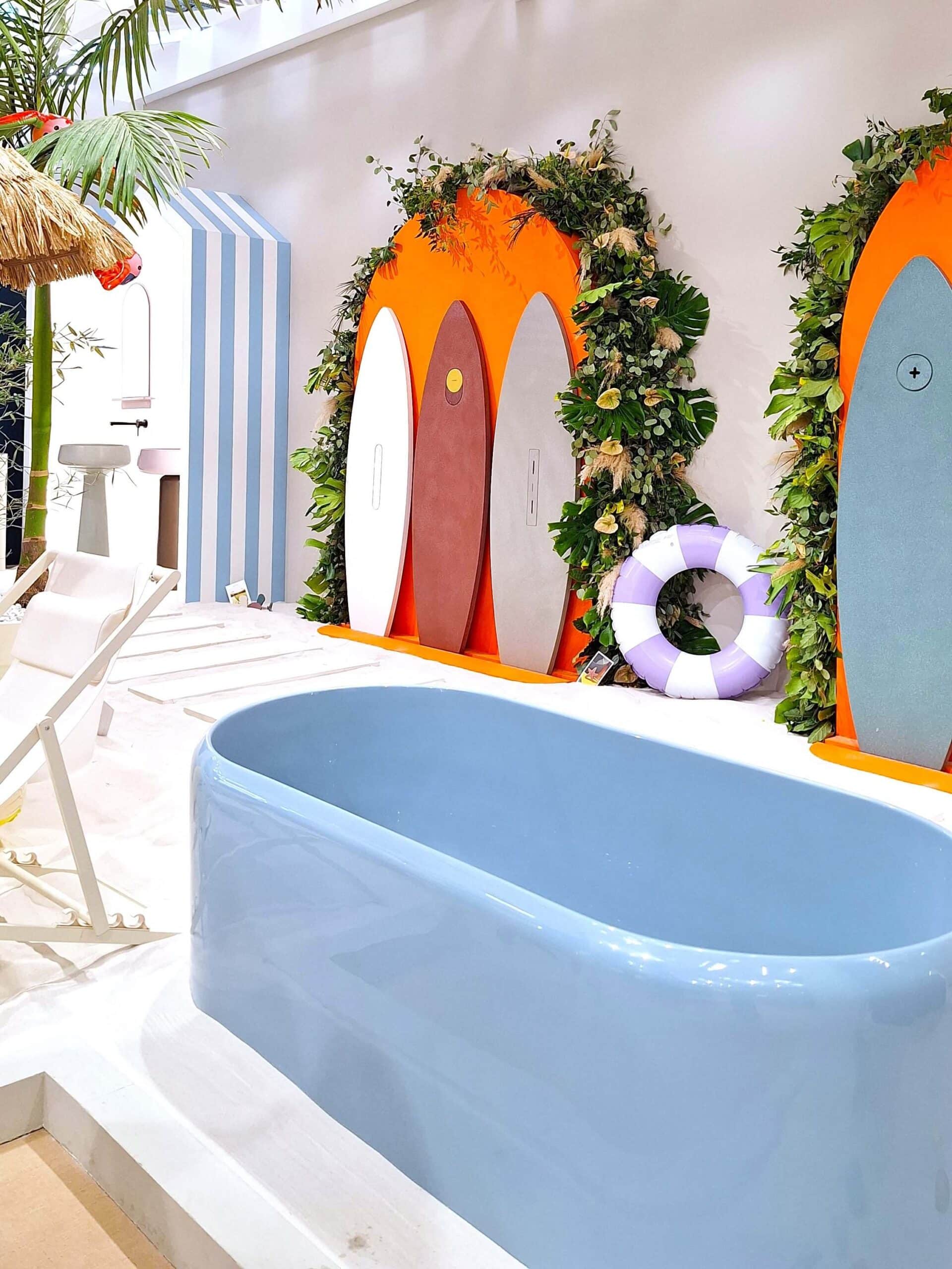 vasca ovale azzurro lucido freestanding